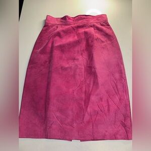 Vintage Danier Fuchsia 100% Suede Leather Pencil Skirt— Size 6